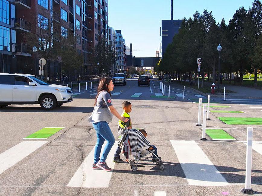 Road rules: children's crossings and pedestrian crossings 