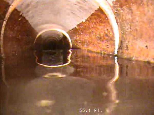 Interior pipe view of Knox Ave. with a low point. Interior pipe view of Knox Ave. with a low point.