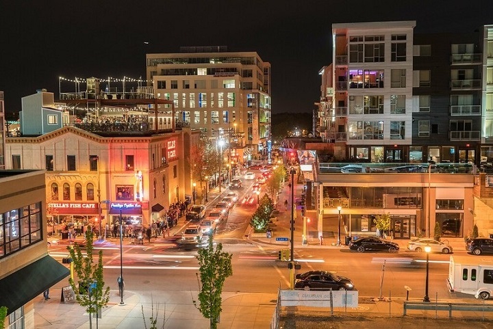 Uptown Minneapolis at night