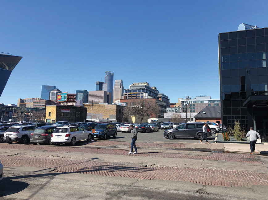 Franklin Ave W Streetscape with bus stop